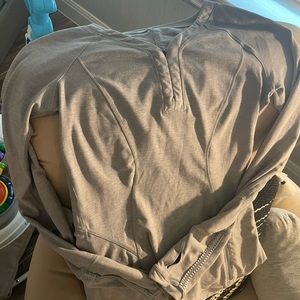 Lululemon light grey womens long sleeve shirt